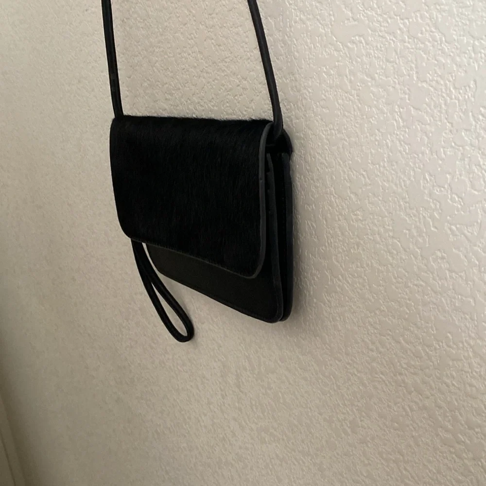 LUCKY BRAND Women’s Black Crossbody Bag with Easy Sliding Adjustable Strap